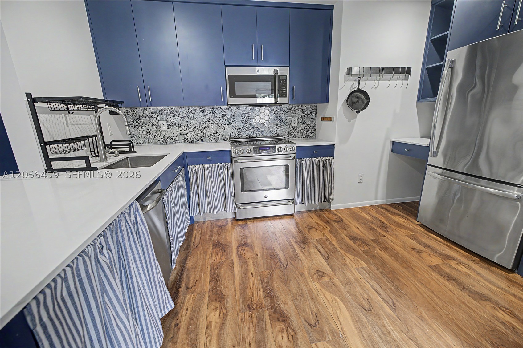 6815 Edgewater Dr #201 Coral Gables, FL 33133