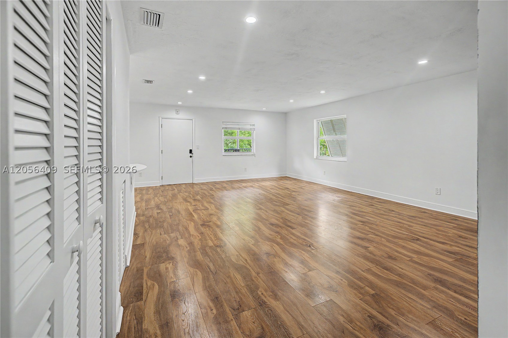6815 Edgewater Dr #201 Coral Gables, FL 33133