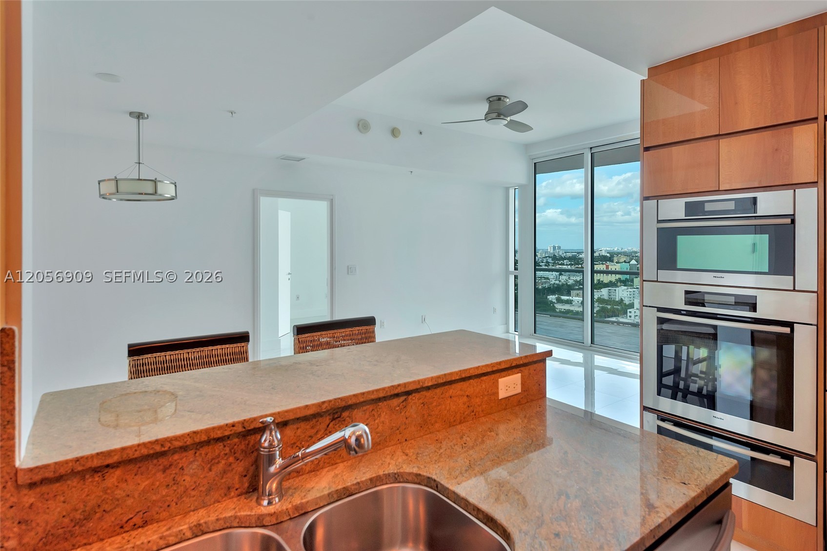 image Continuum South Beach North Tower18