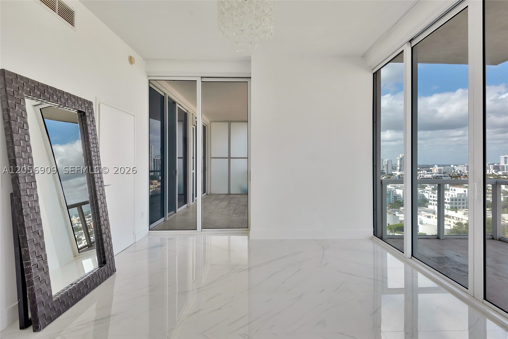 image Continuum South Beach North Tower28