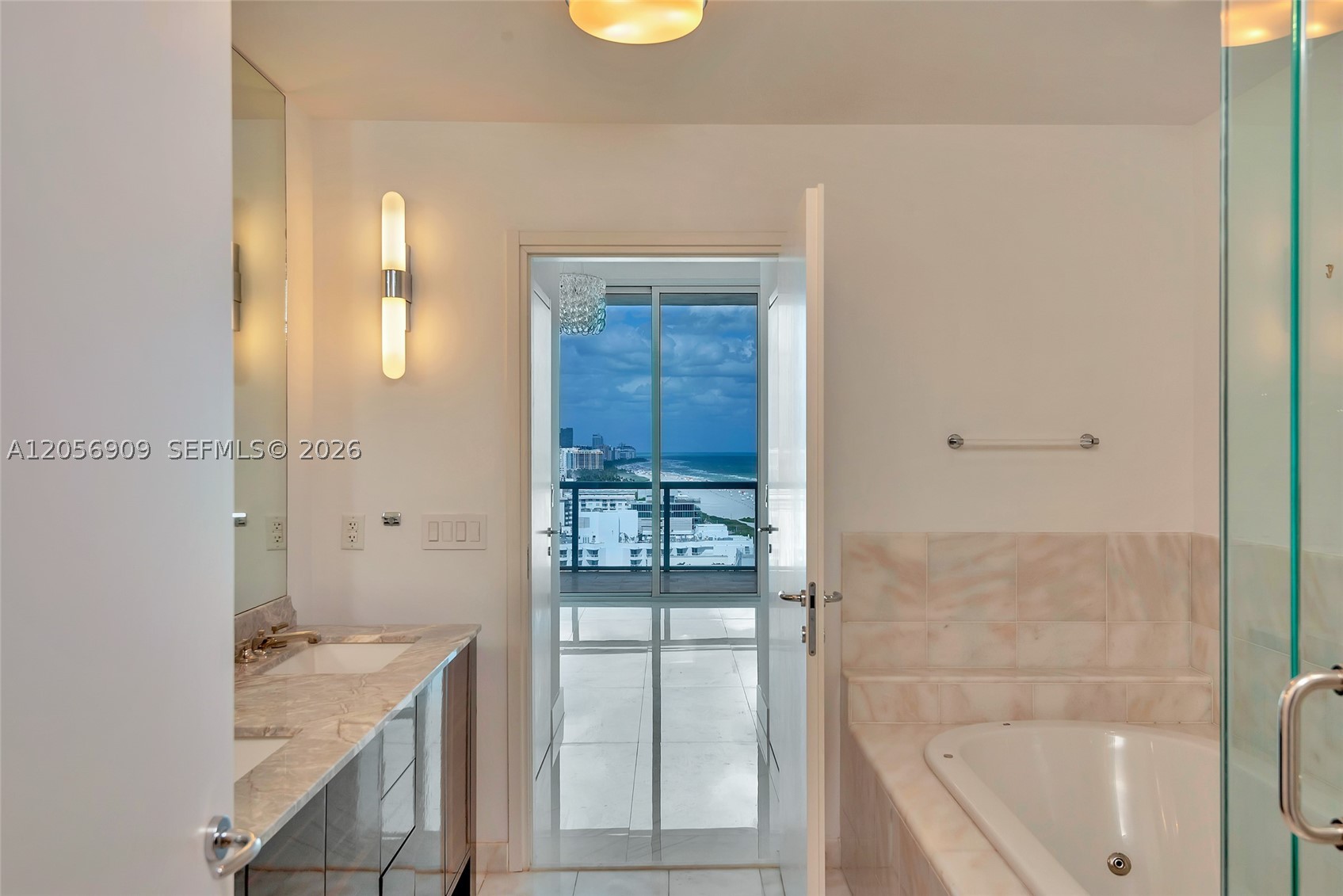 image Continuum South Beach North Tower32