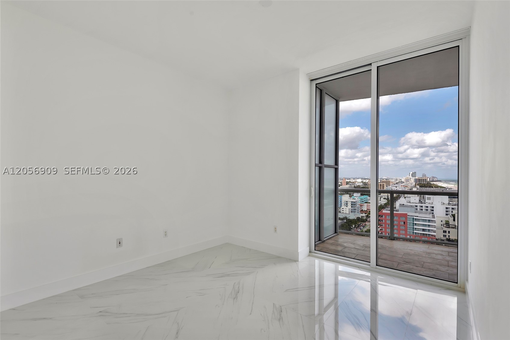 image Continuum South Beach North Tower37