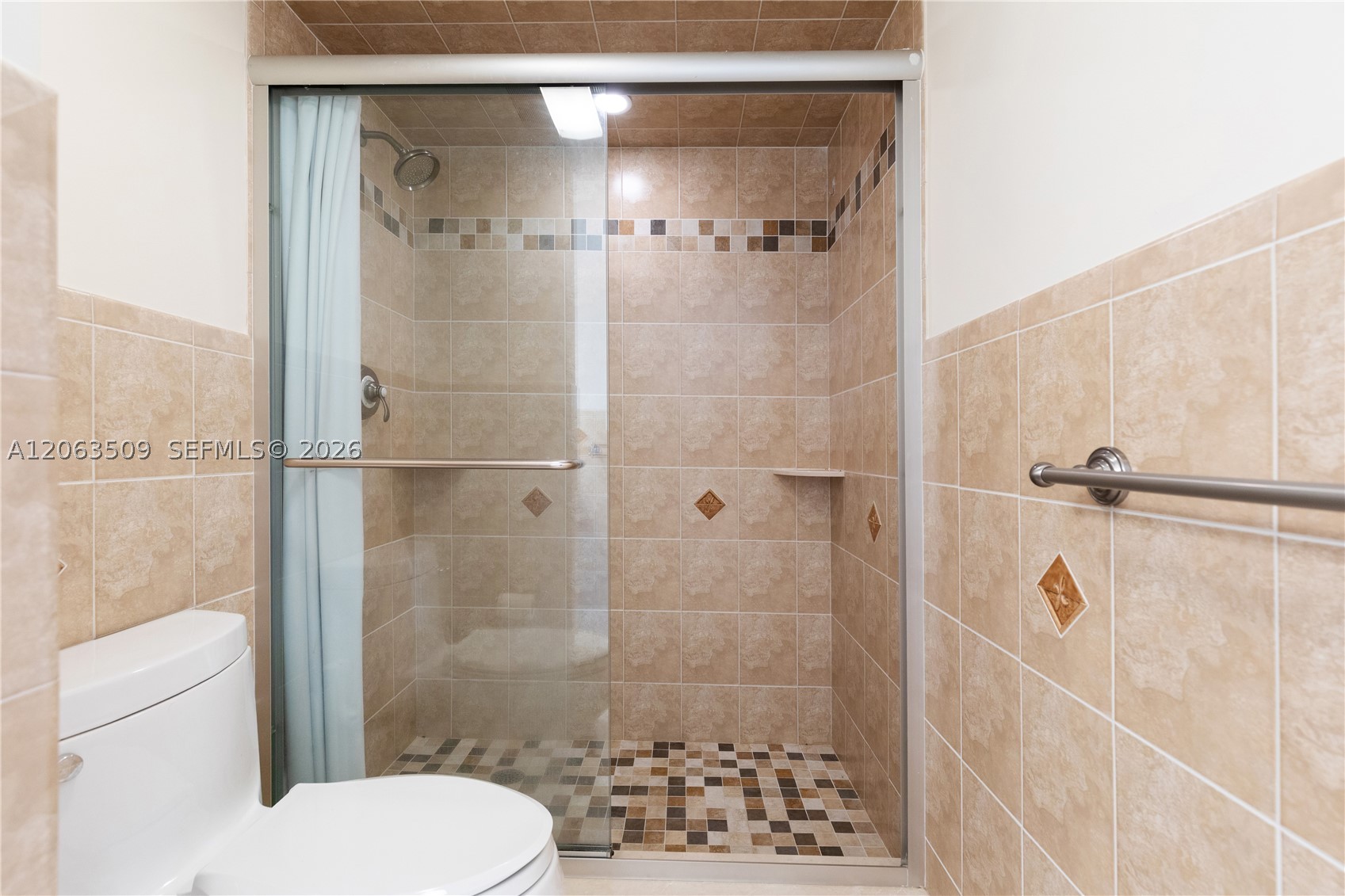 image Arlen House West43