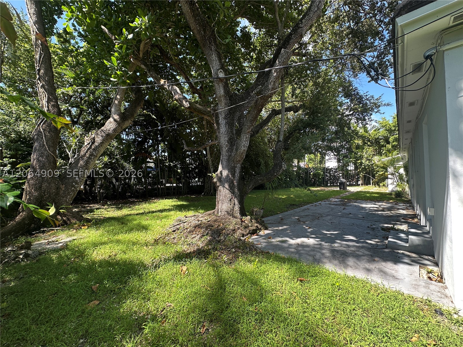 460 San Servando Ave #- Coral Gables, FL 33143
