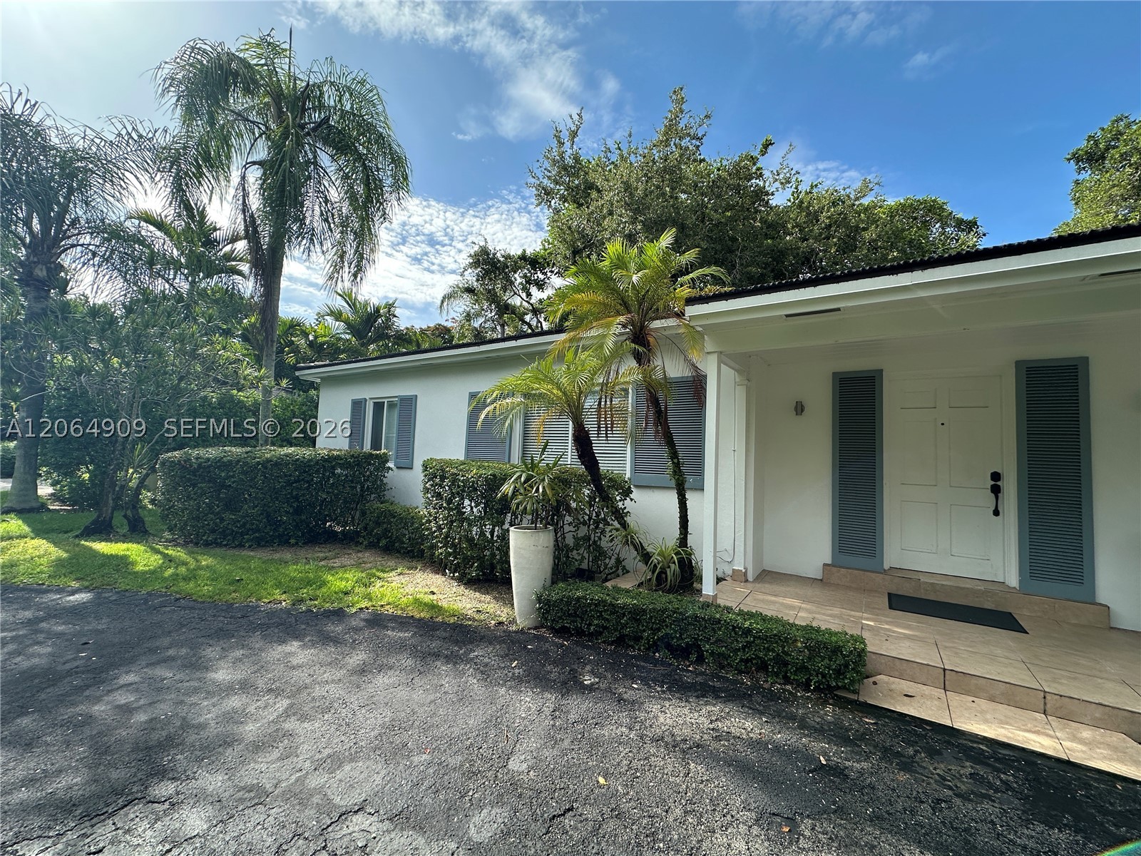 460 San Servando Ave #- Coral Gables, FL 33143