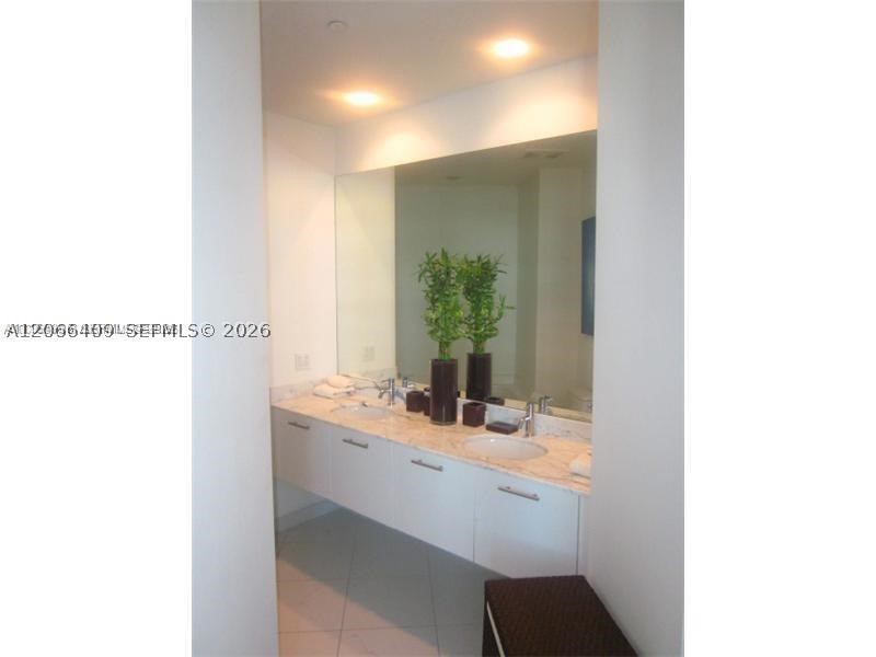 image 500 Brickell West5