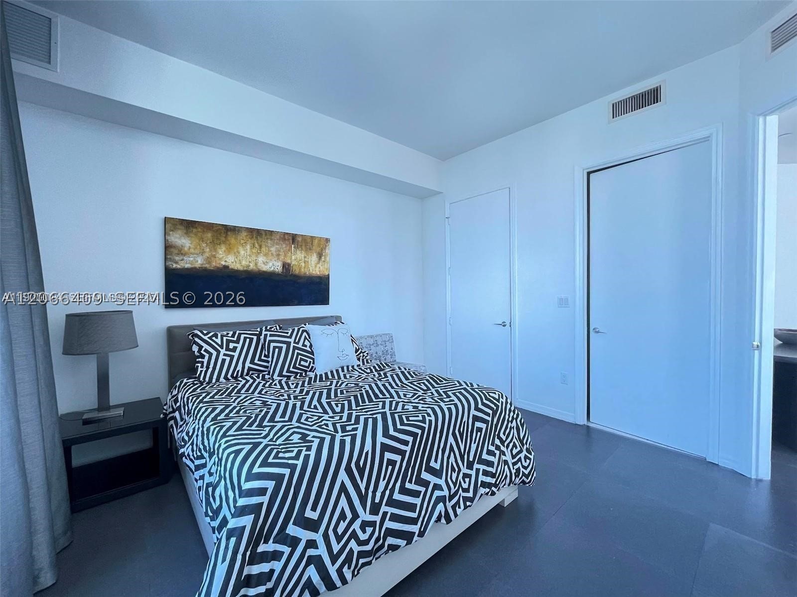 image 500 Brickell West8