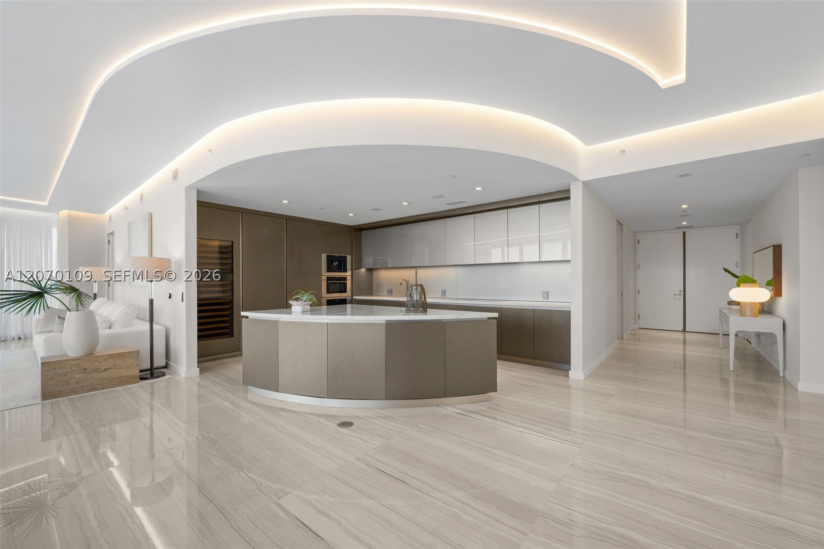 18975 Collins Ave #600 Sunny Isles Beach, FL 33160