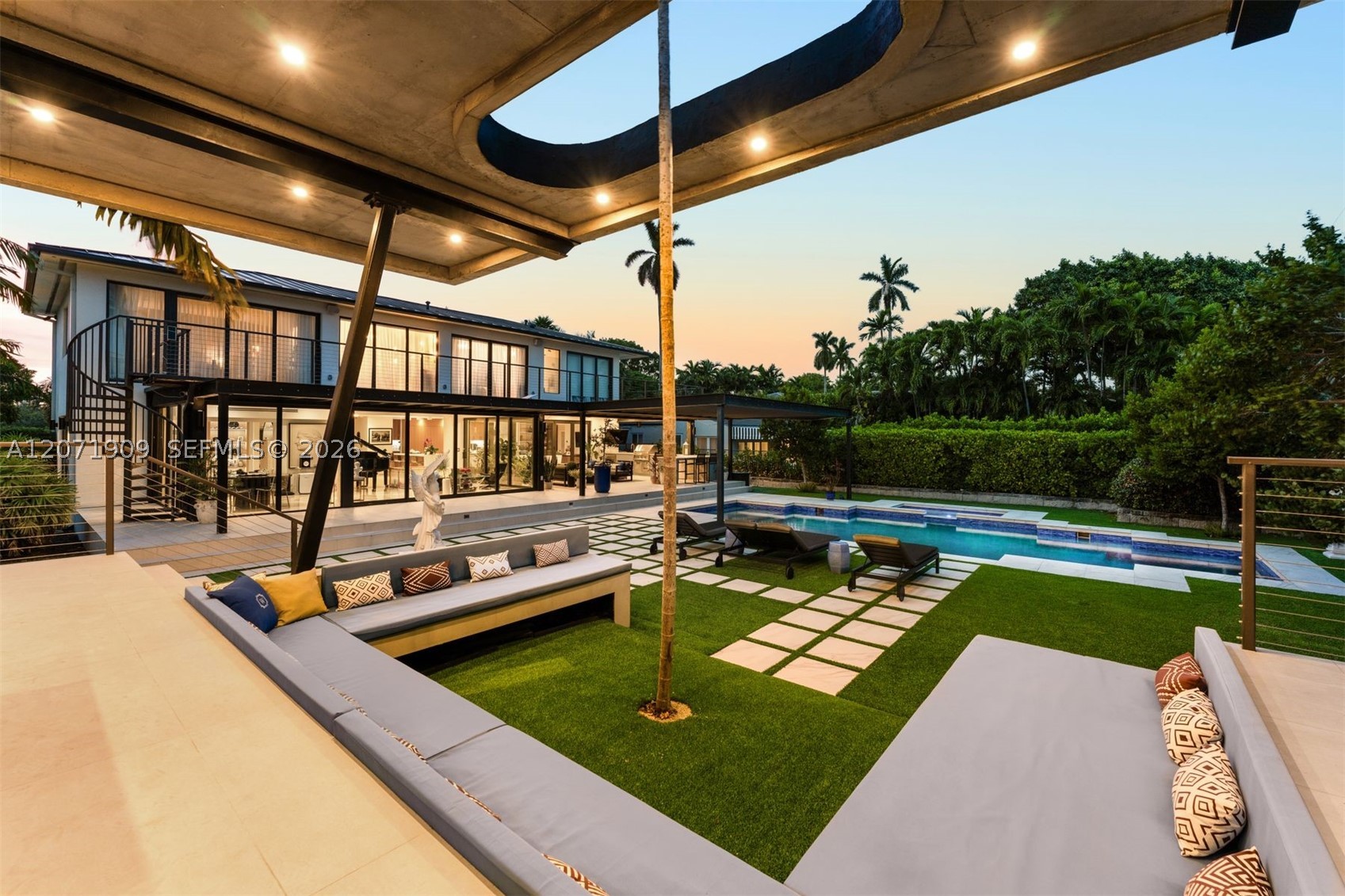 795 Lakeview Dr Miami Beach, FL 33140