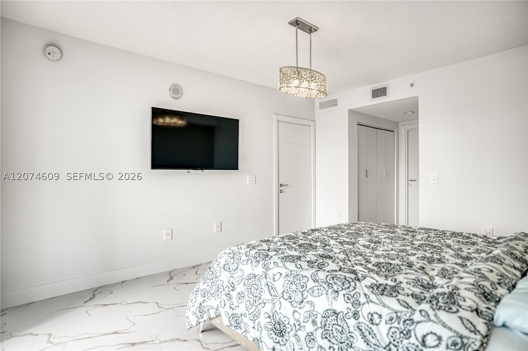 330 Sunny Isles Blvd #5-906 Sunny Isles Beach, FL 33160