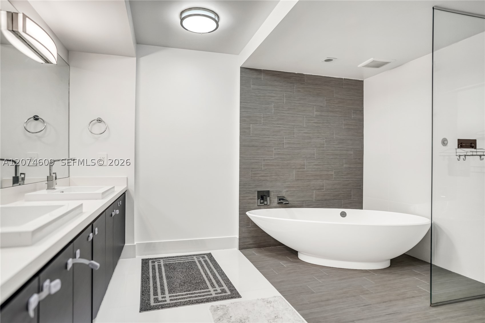 330 Sunny Isles Blvd #5-906 Sunny Isles Beach, FL 33160