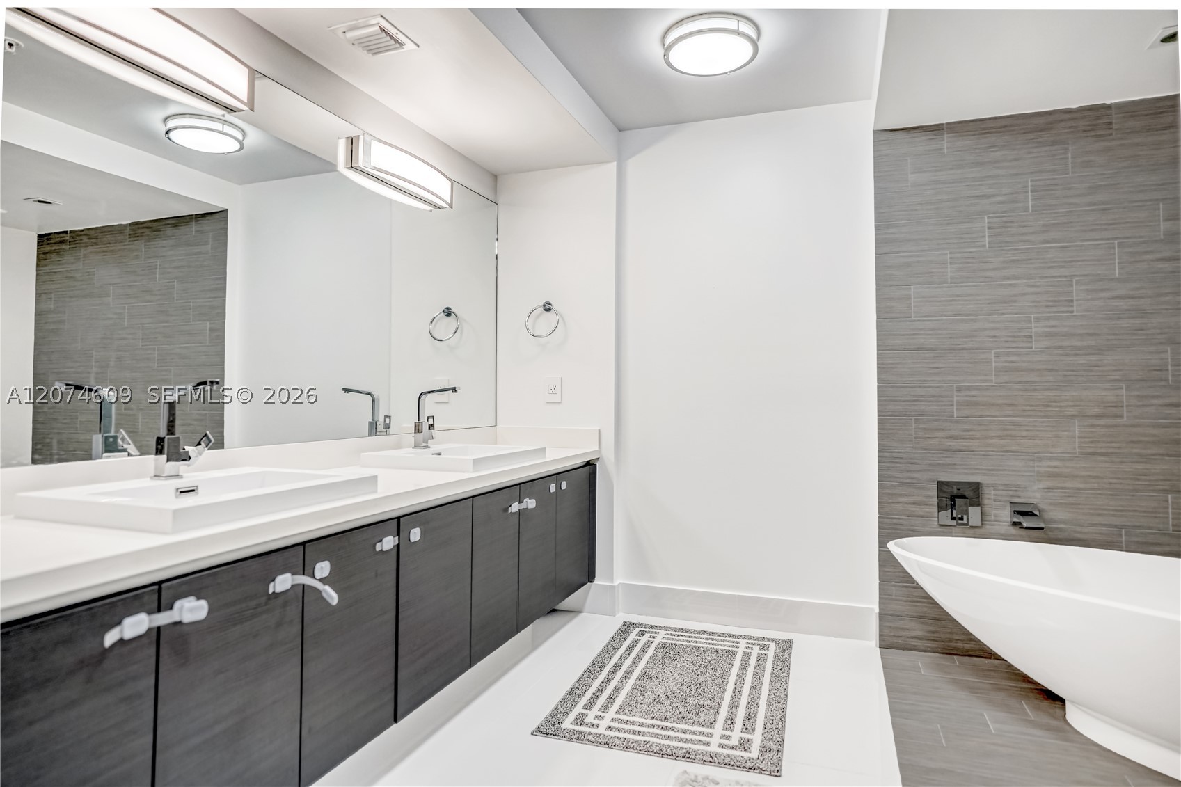 330 Sunny Isles Blvd #5-906 Sunny Isles Beach, FL 33160