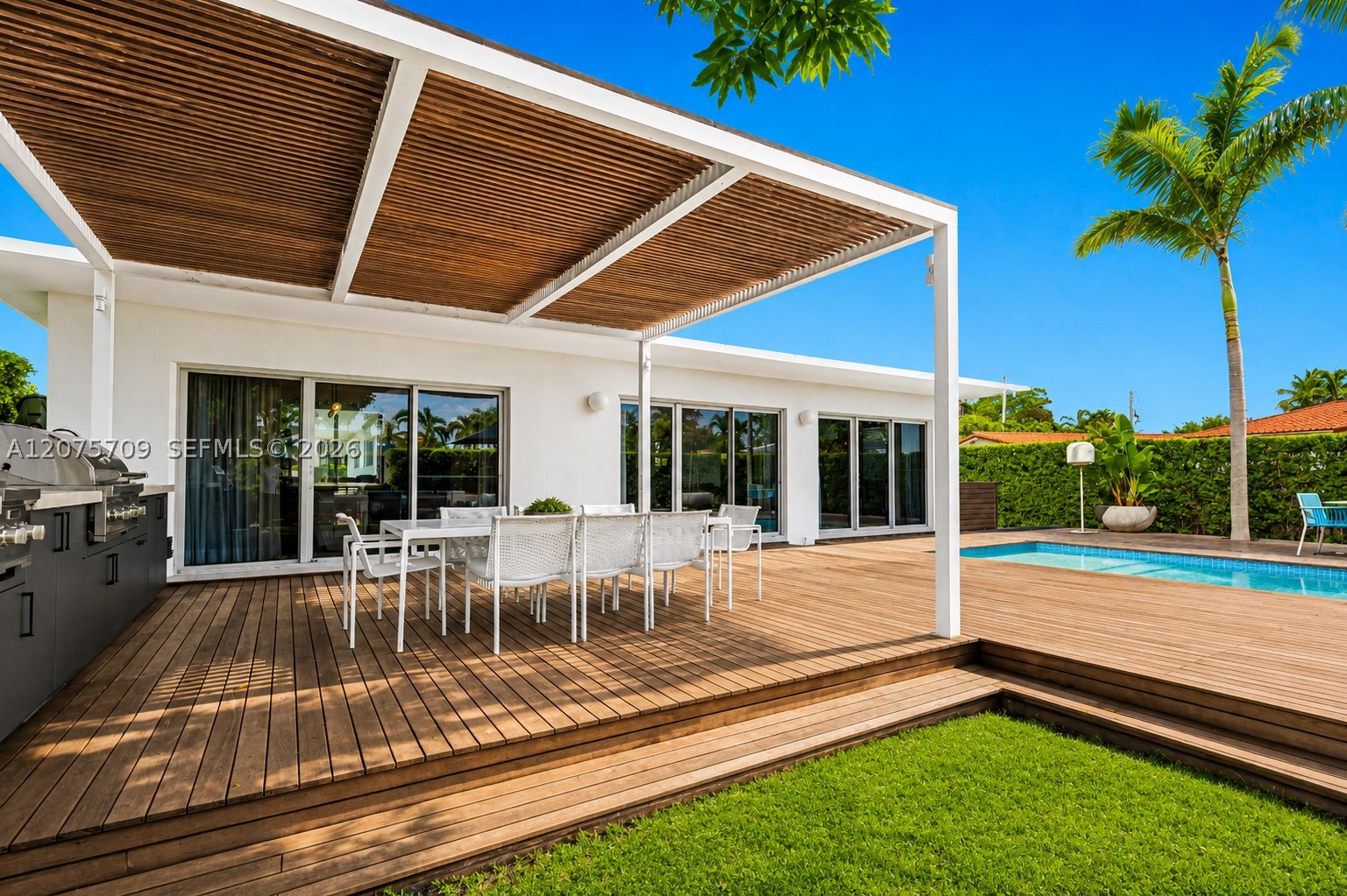 1885 Daytonia Rd Miami Beach, FL 33141