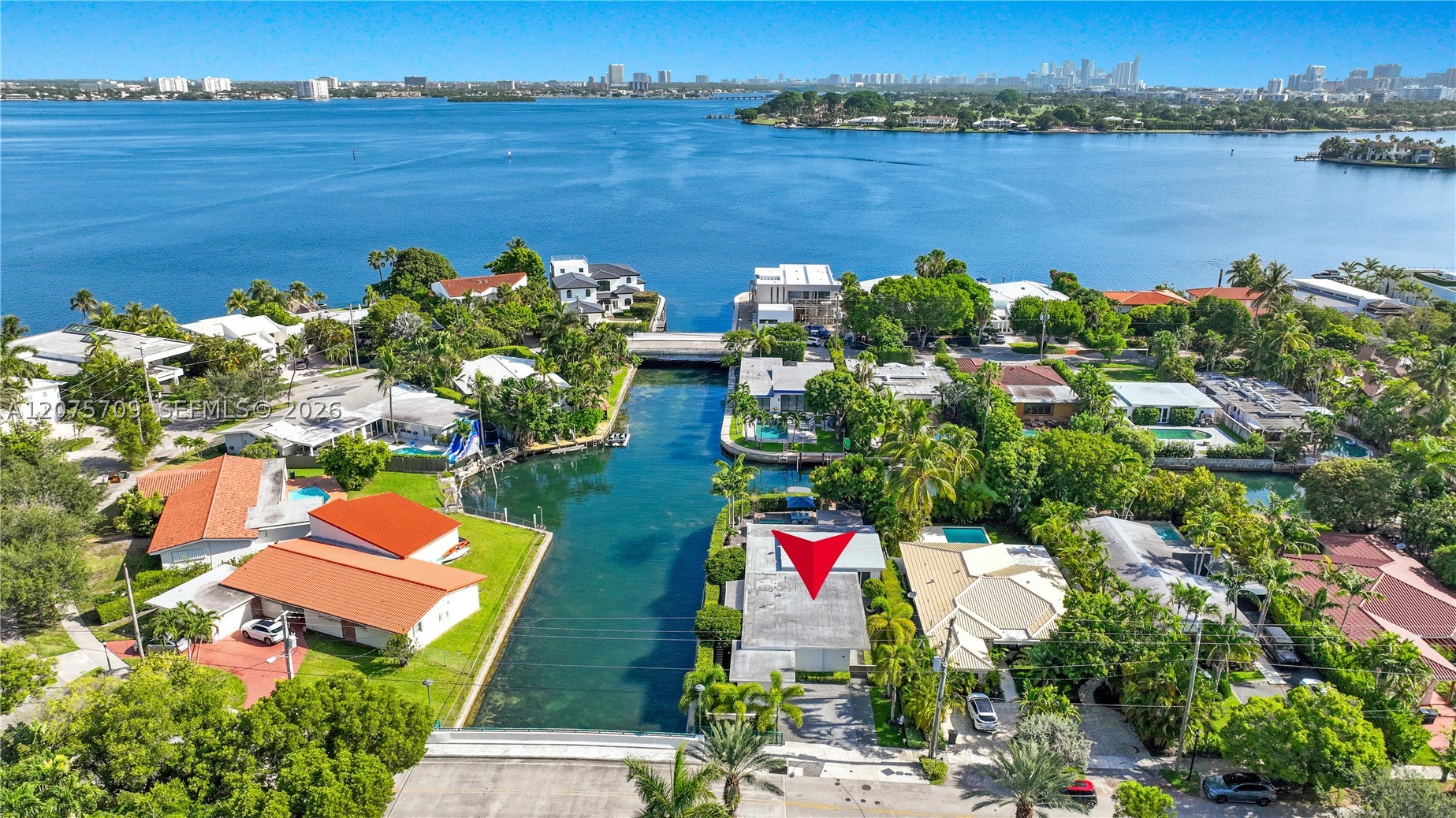 1885 Daytonia Rd Miami Beach, FL 33141