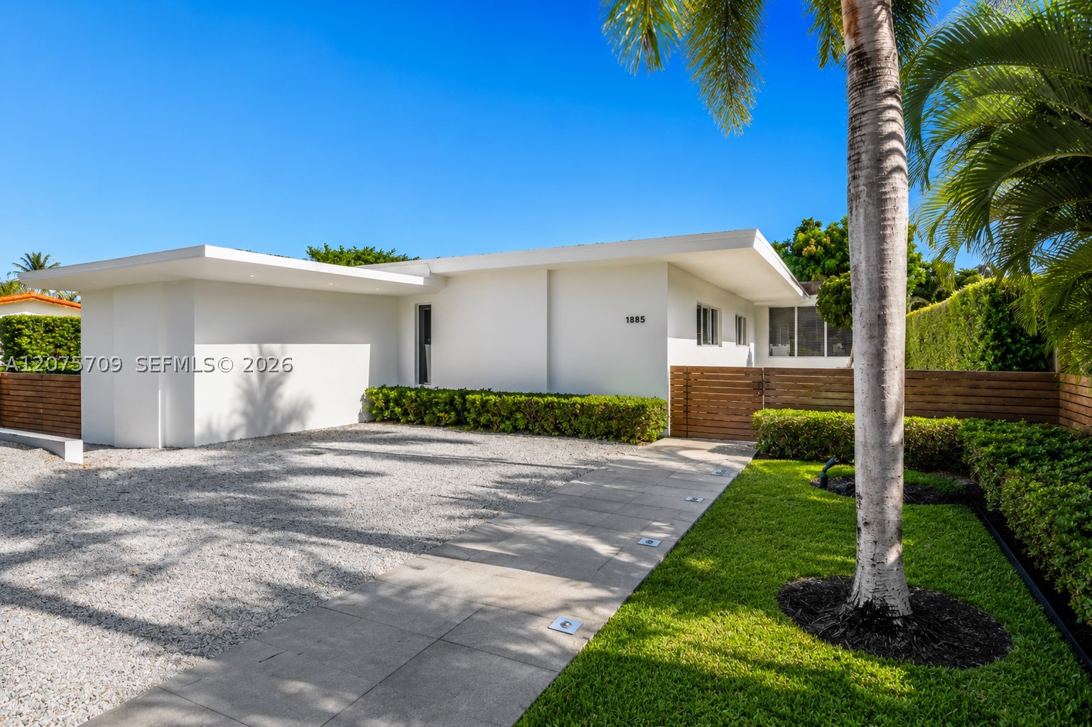 1885 Daytonia Rd Miami Beach, FL 33141