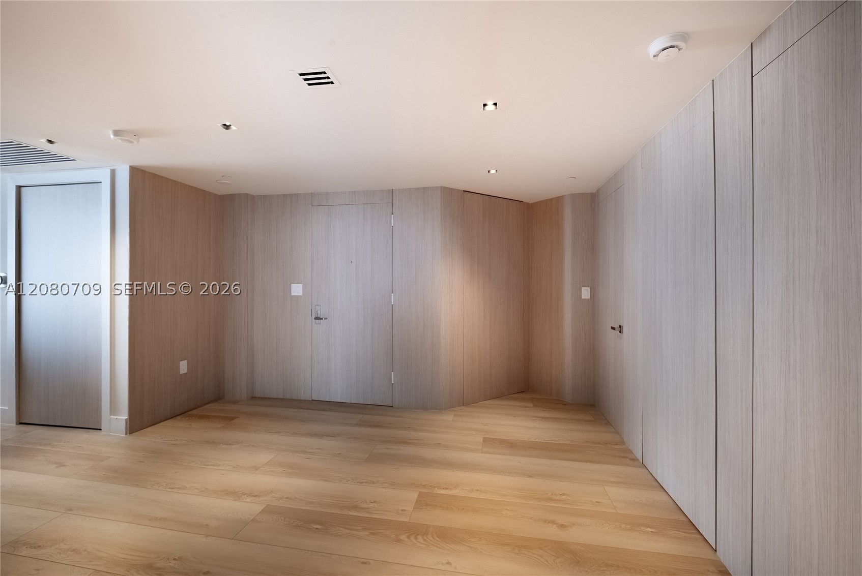 465 Brickell Ave #PH5701 Miami, FL 33131
