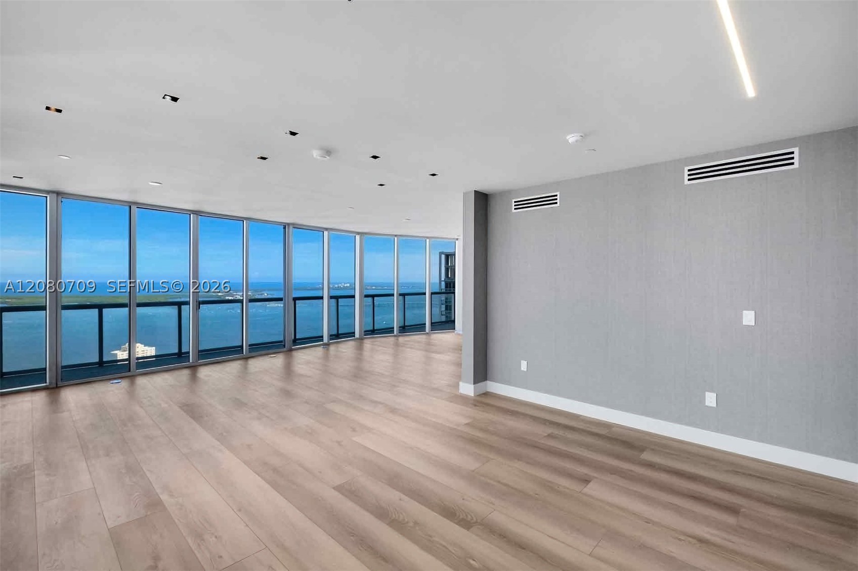 465 Brickell Ave #PH5701 Miami, FL 33131