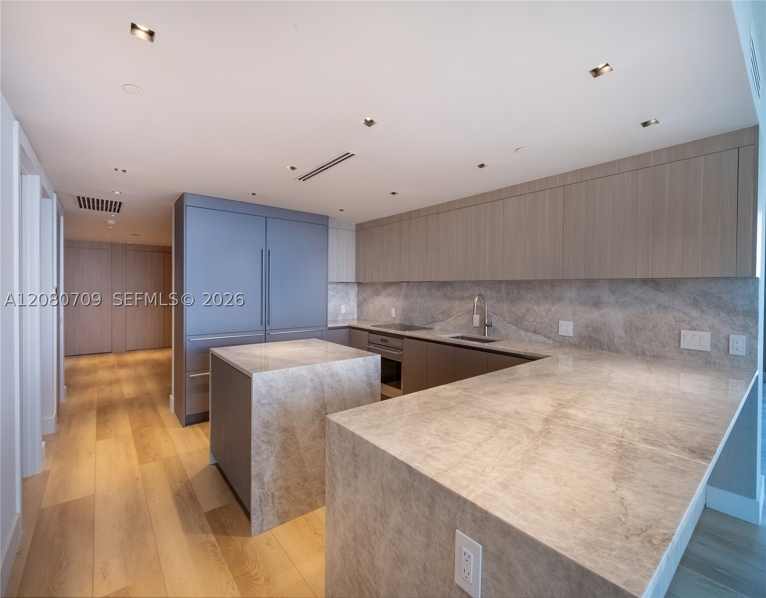 465 Brickell Ave #PH5701 Miami, FL 33131