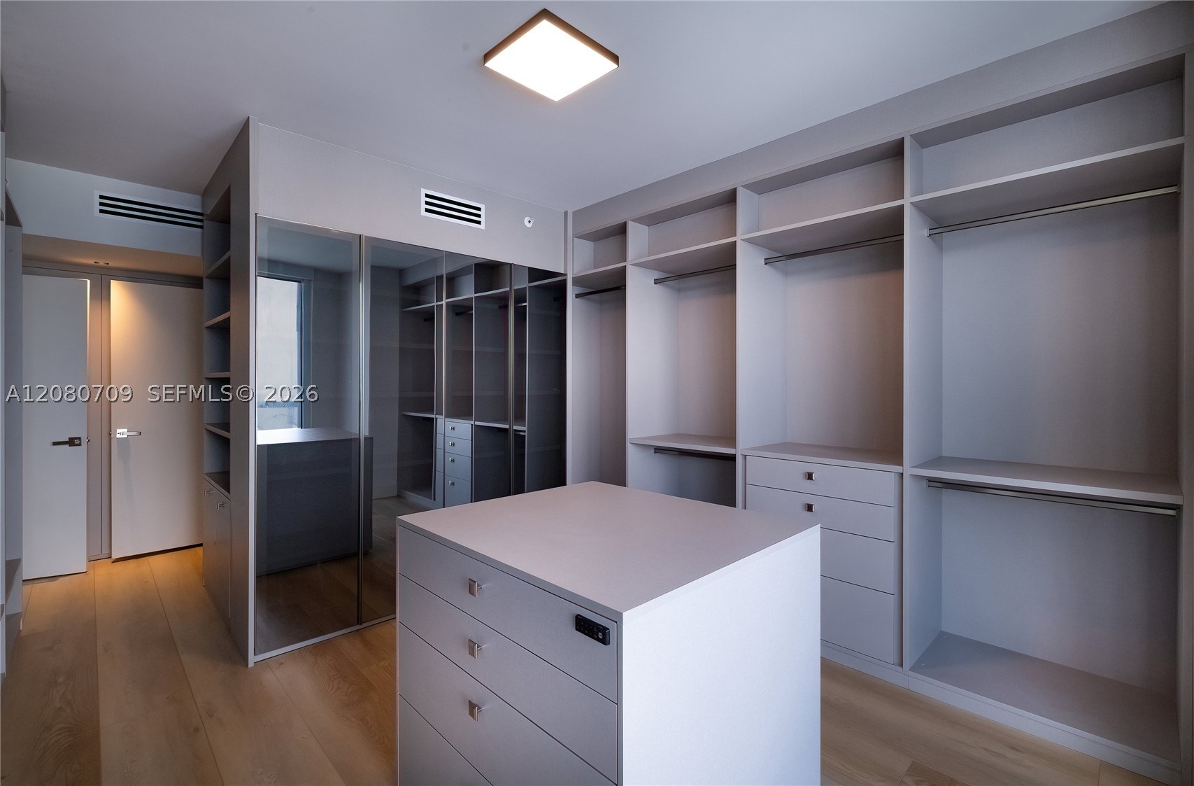 465 Brickell Ave #PH5701 Miami, FL 33131