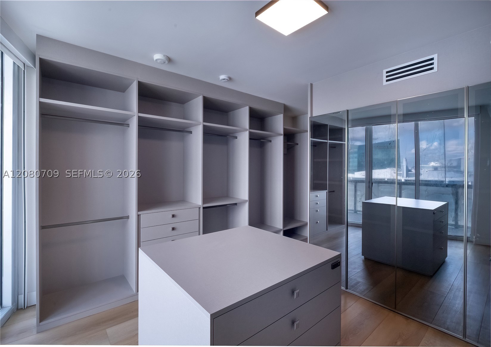 465 Brickell Ave #PH5701 Miami, FL 33131