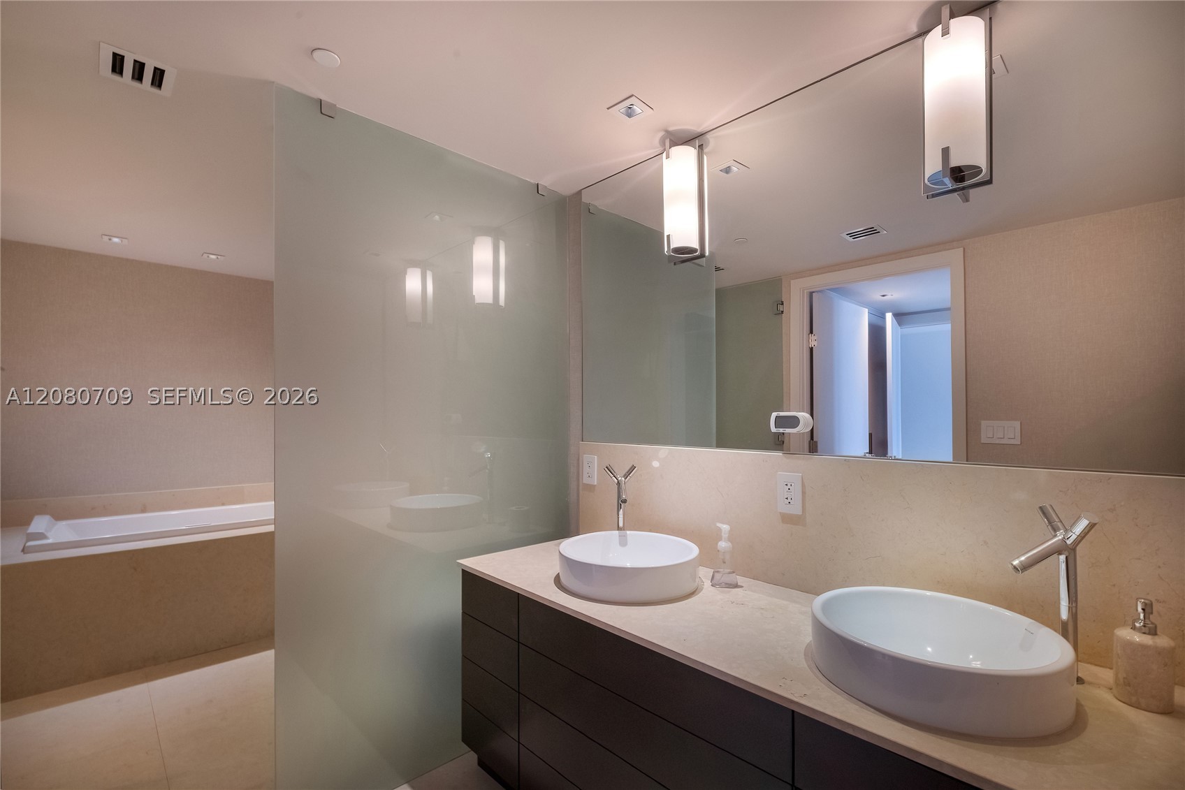 465 Brickell Ave #PH5701 Miami, FL 33131