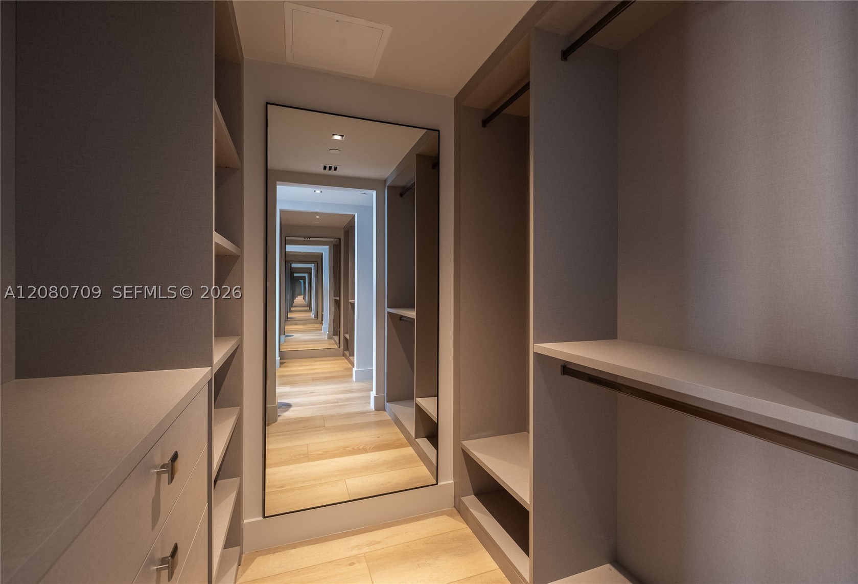 465 Brickell Ave #PH5701 Miami, FL 33131