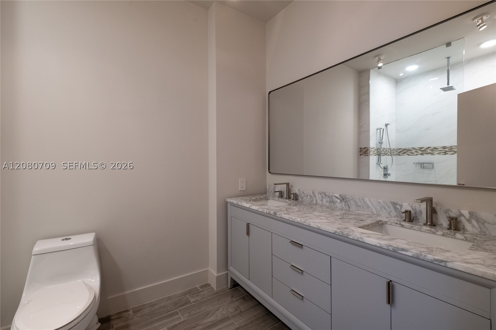 465 Brickell Ave #PH5701 Miami, FL 33131