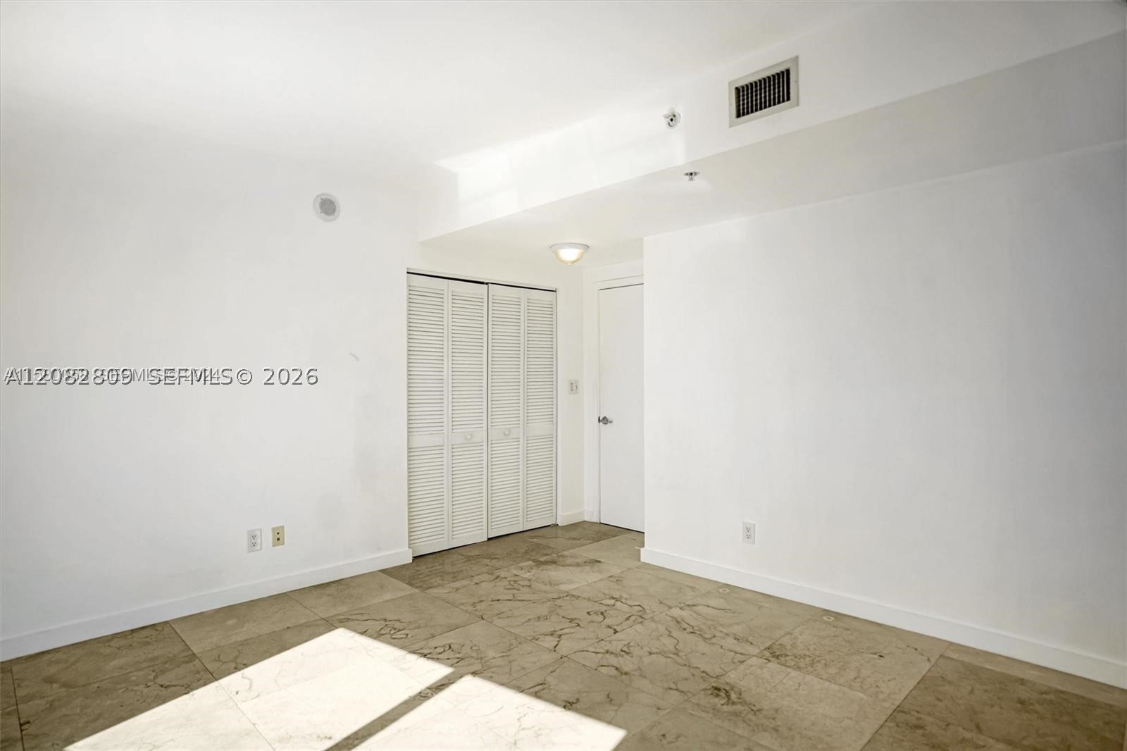 325 NE Biscayne Blvd #1923 Miami, FL 33131