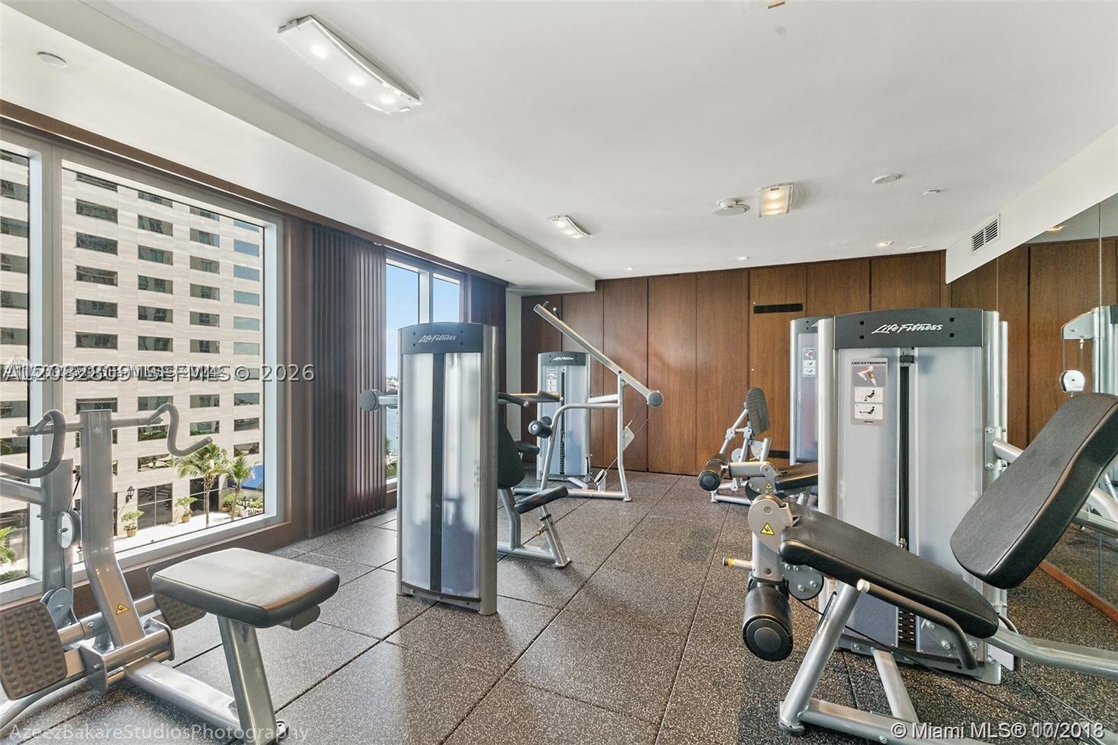325 NE Biscayne Blvd #1923 Miami, FL 33131