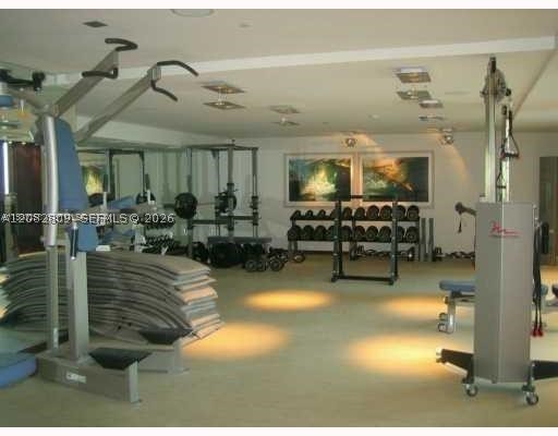 325 NE Biscayne Blvd #1923 Miami, FL 33131