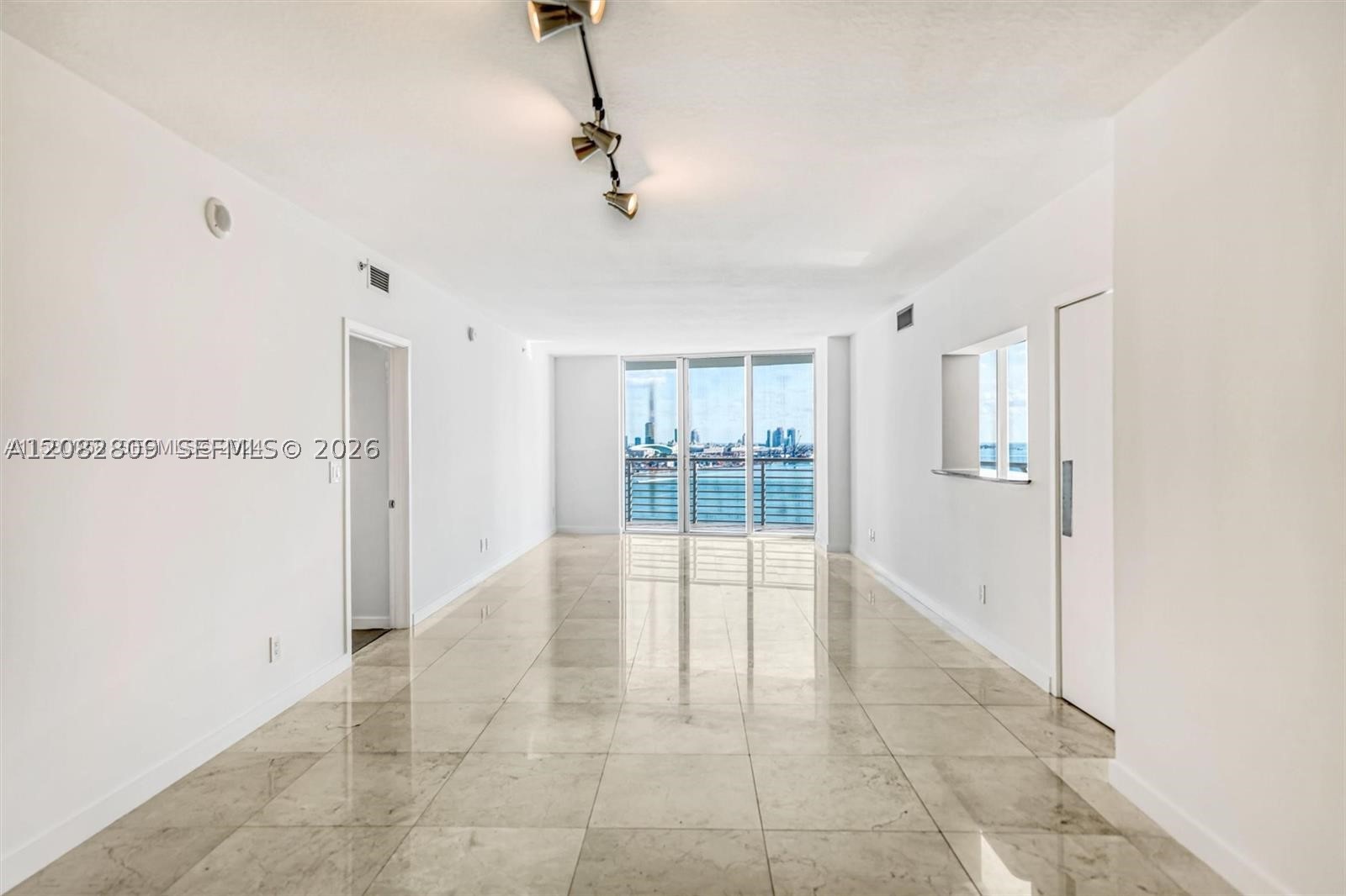 325 NE Biscayne Blvd #1923 Miami, FL 33131