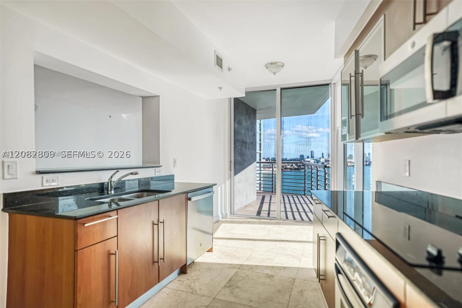325 NE Biscayne Blvd #1923 Miami, FL 33131