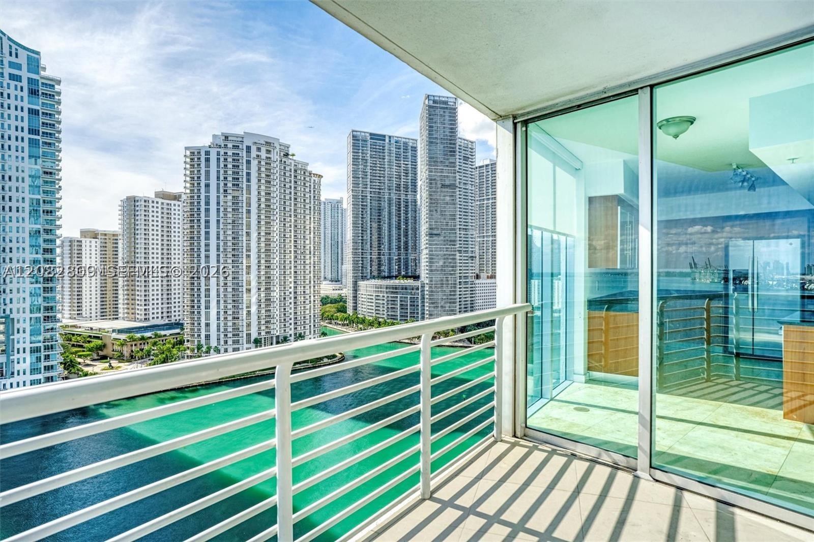 325 NE Biscayne Blvd #1923 Miami, FL 33131