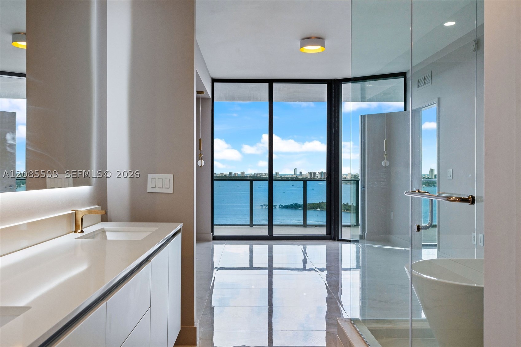 700 NE 24th St #2206 Miami, FL 33137