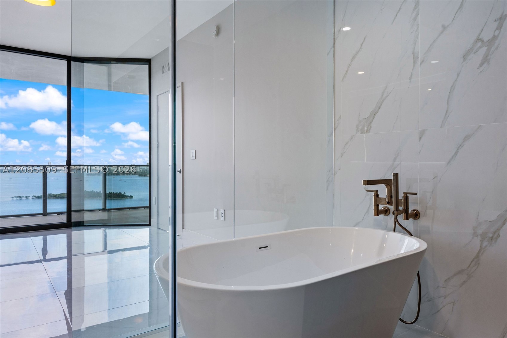700 NE 24th St #2206 Miami, FL 33137