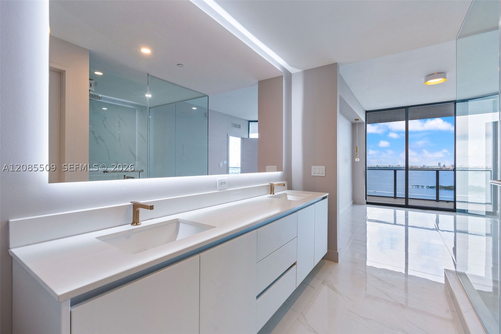 700 NE 24th St #2206 Miami, FL 33137