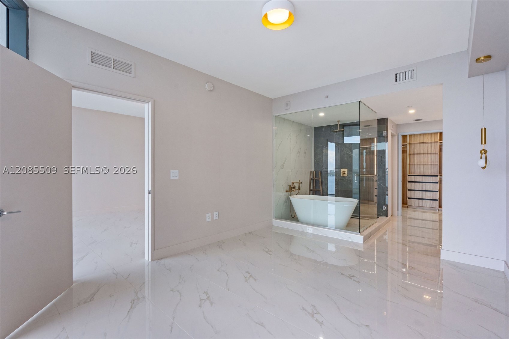 700 NE 24th St #2206 Miami, FL 33137