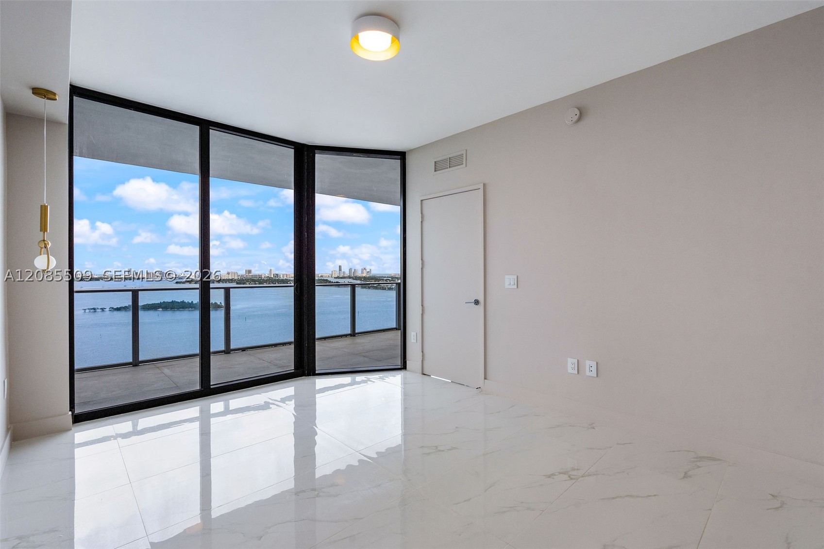 700 NE 24th St #2206 Miami, FL 33137