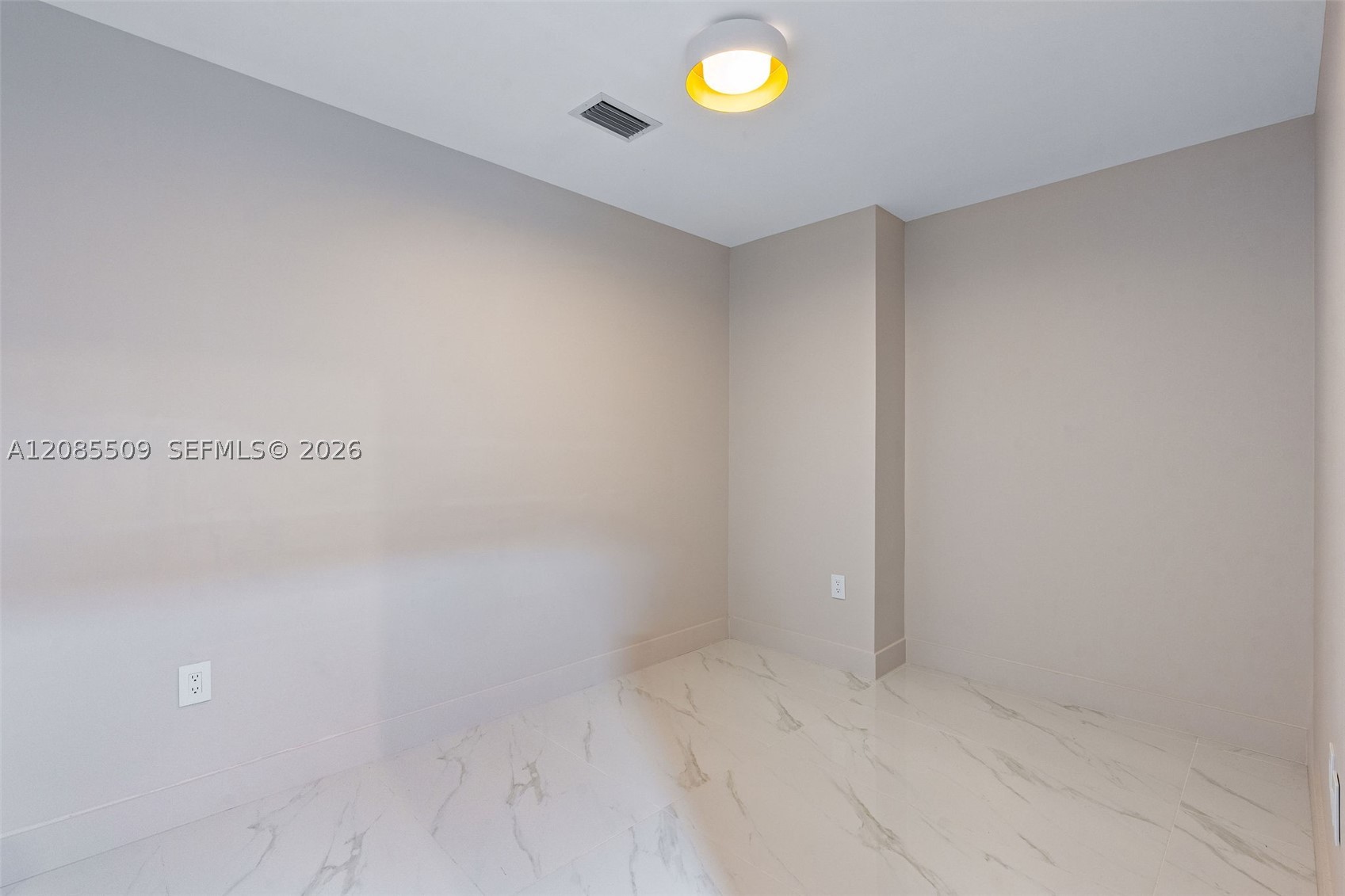 700 NE 24th St #2206 Miami, FL 33137