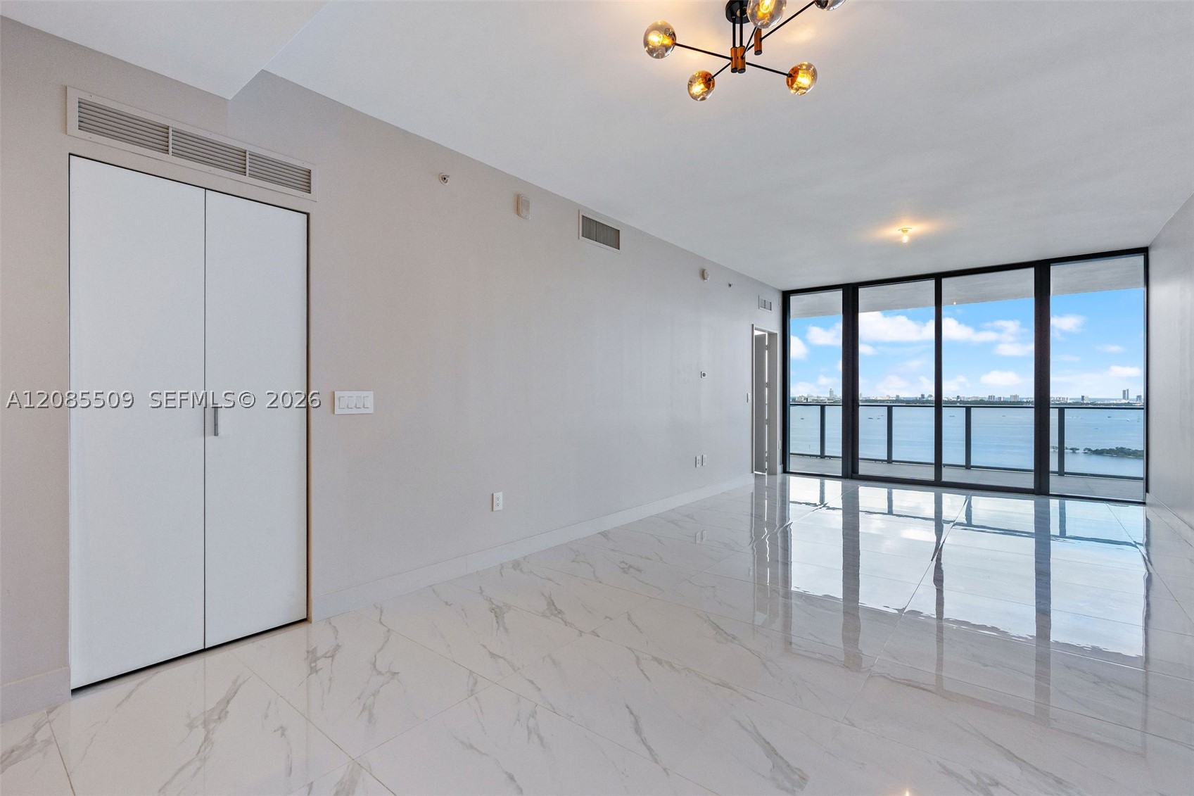 700 NE 24th St #2206 Miami, FL 33137