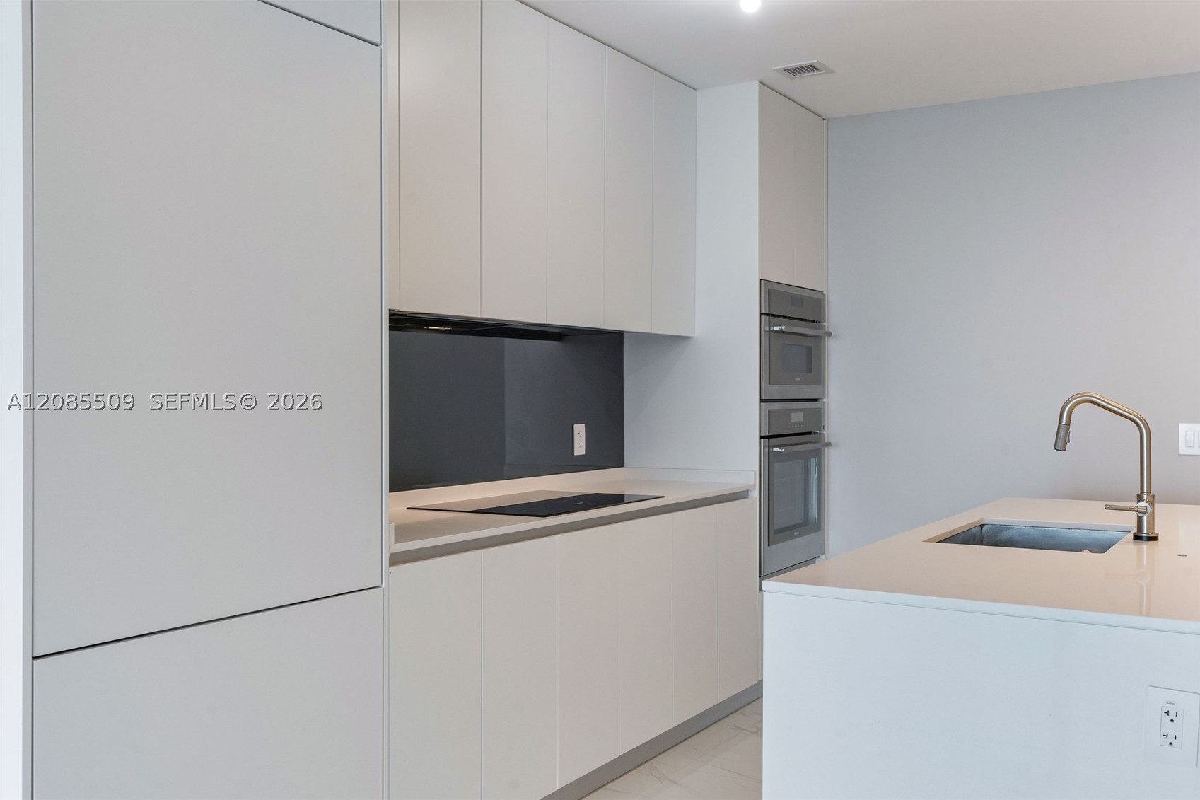 700 NE 24th St #2206 Miami, FL 33137