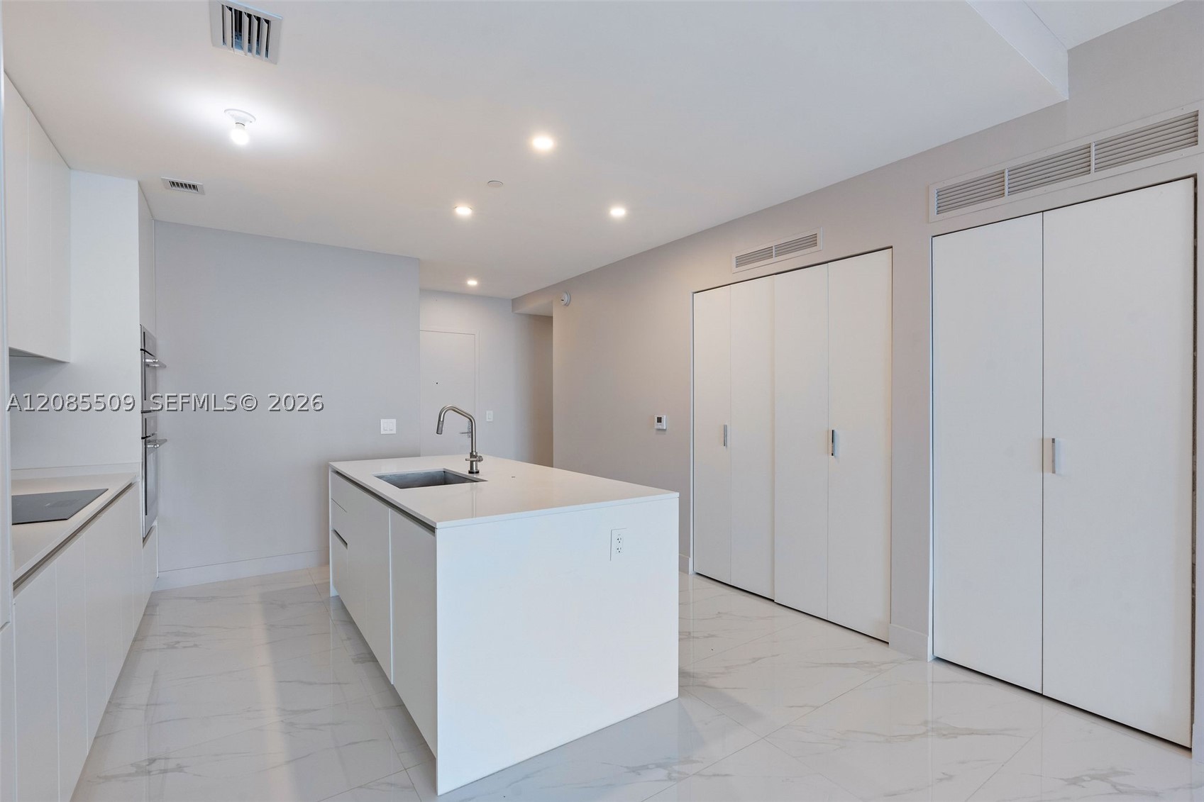 700 NE 24th St #2206 Miami, FL 33137