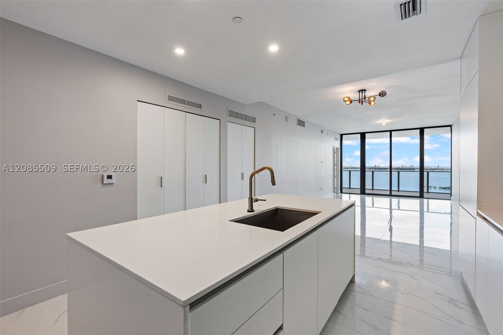 700 NE 24th St #2206 Miami, FL 33137
