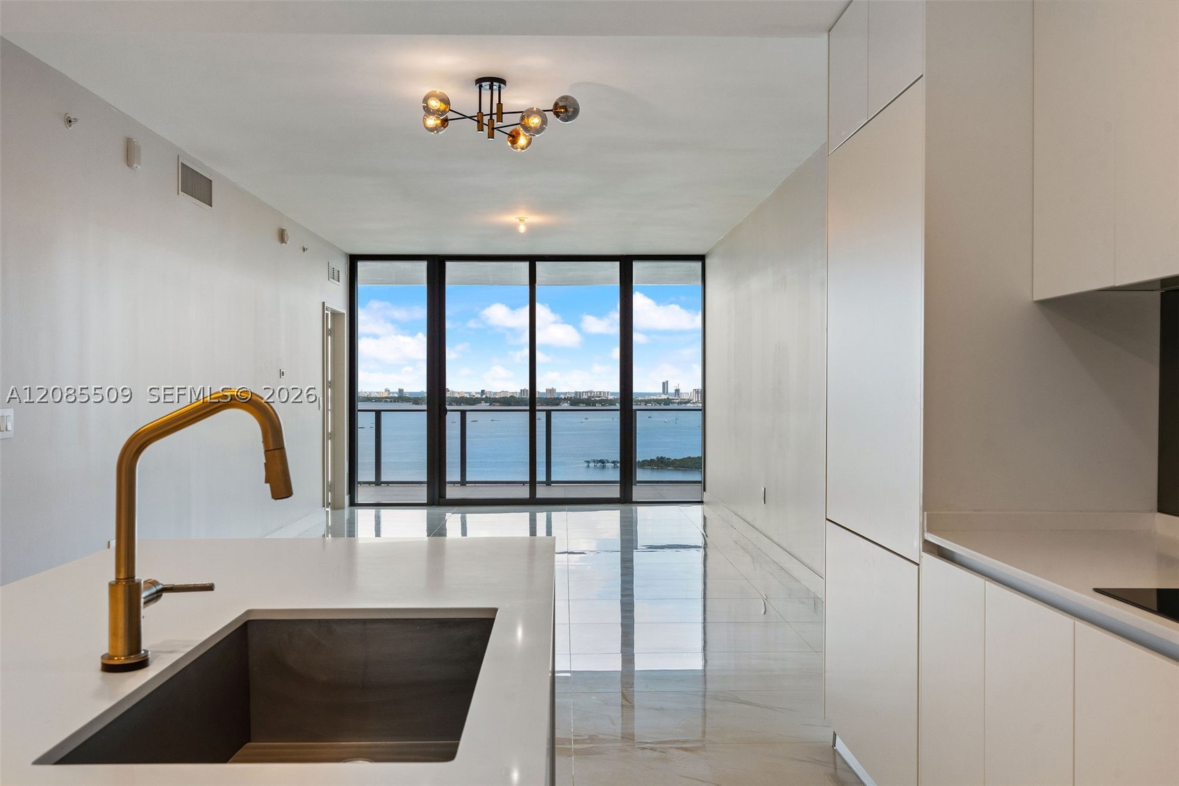 700 NE 24th St #2206 Miami, FL 33137