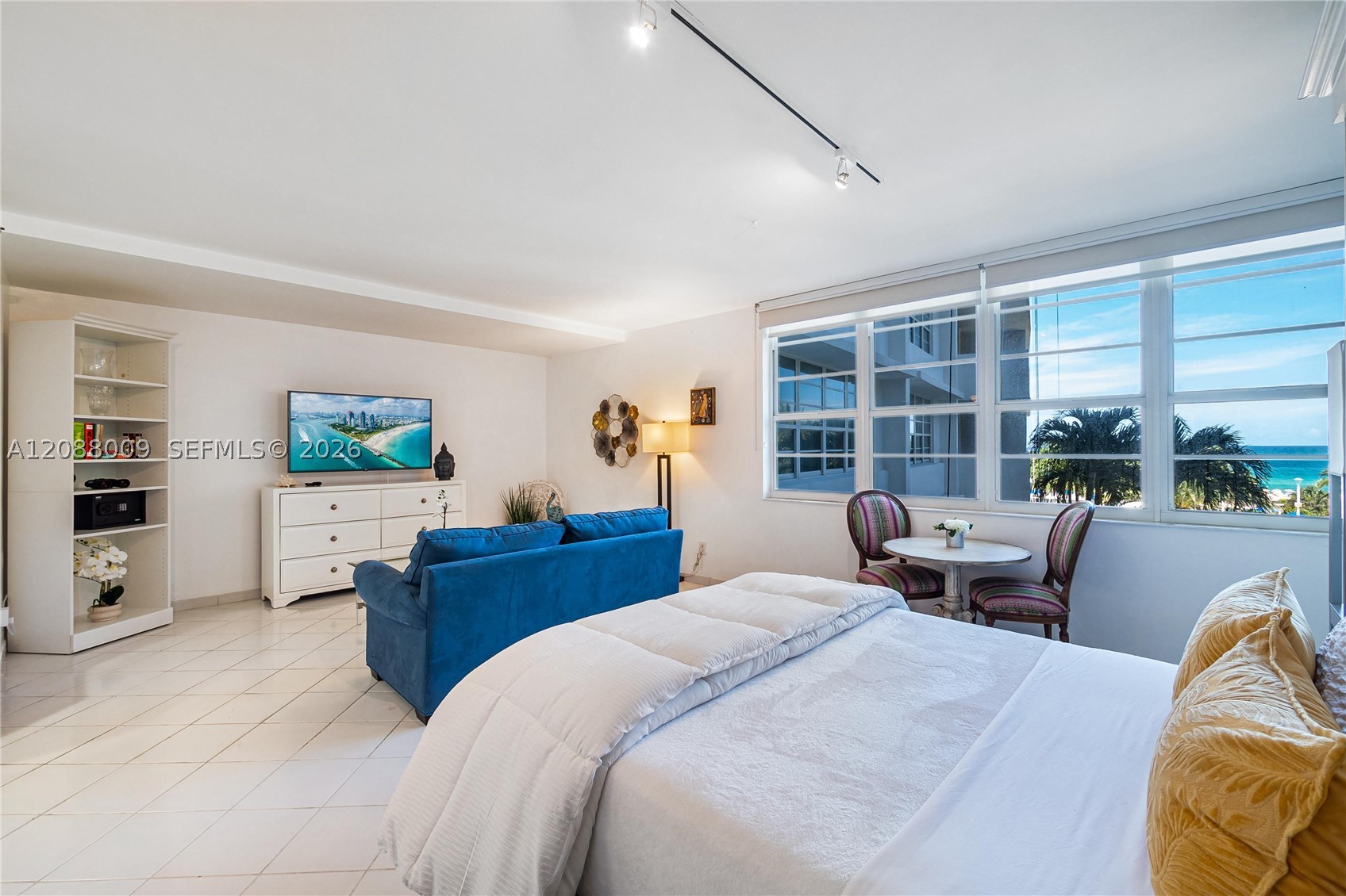 100 Lincoln Rd #515