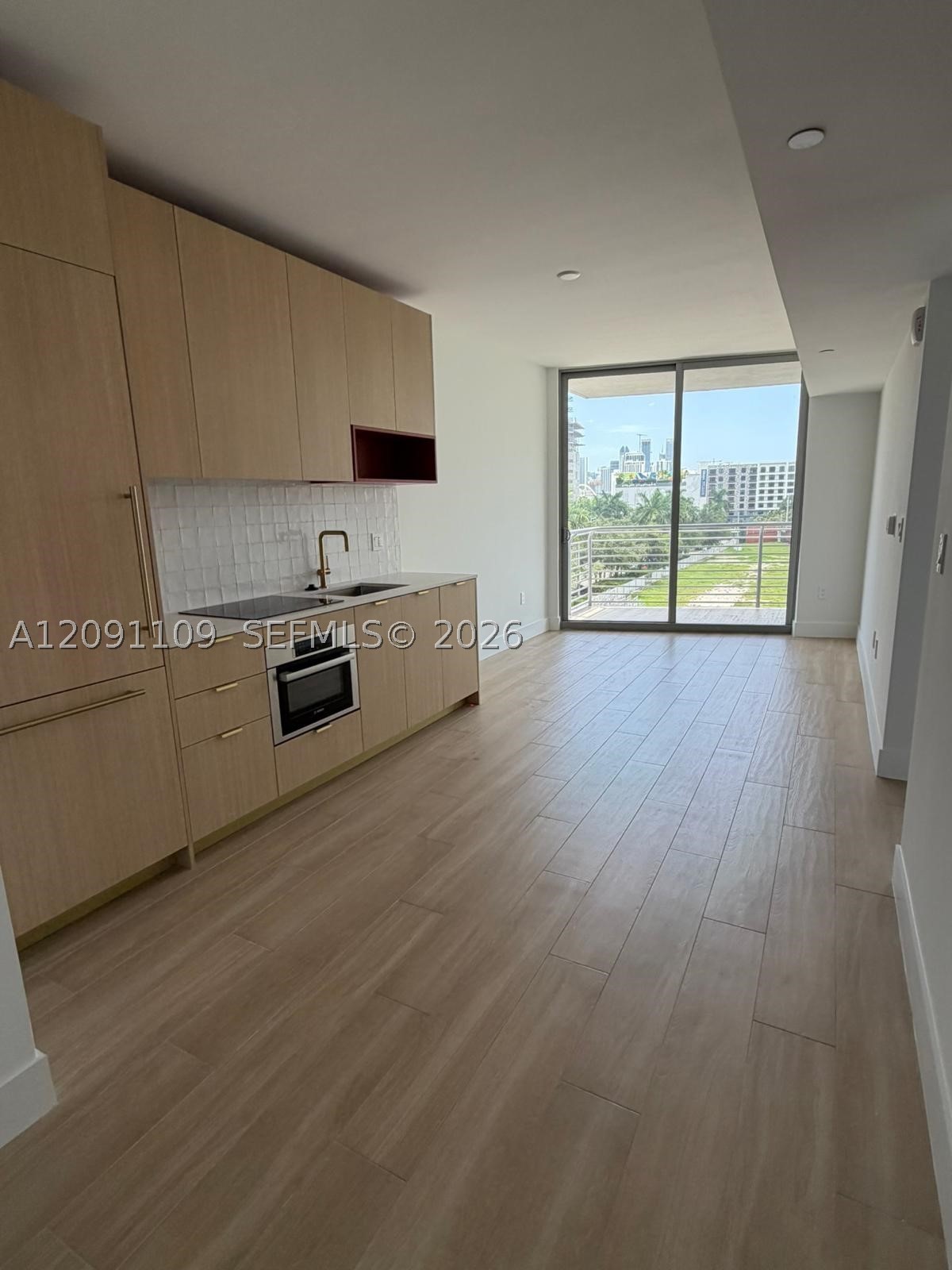 90 NE 32nd St #427