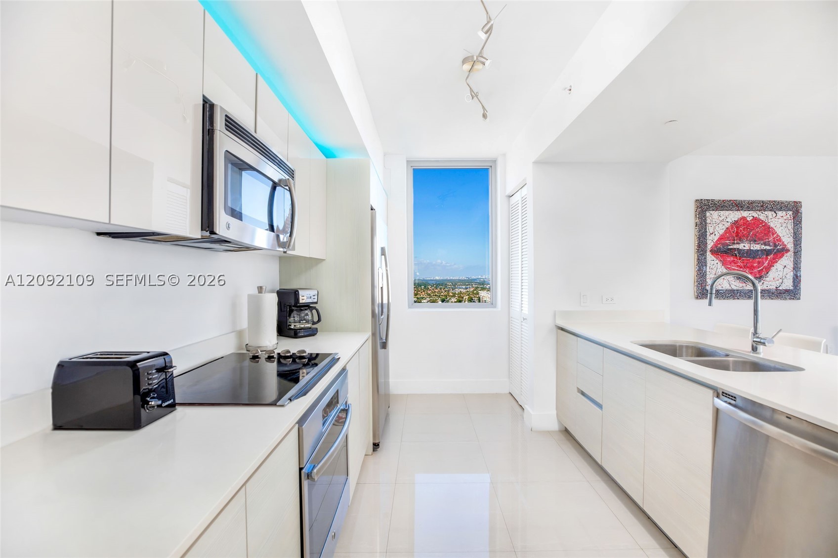 image Beachwalk Condominium9