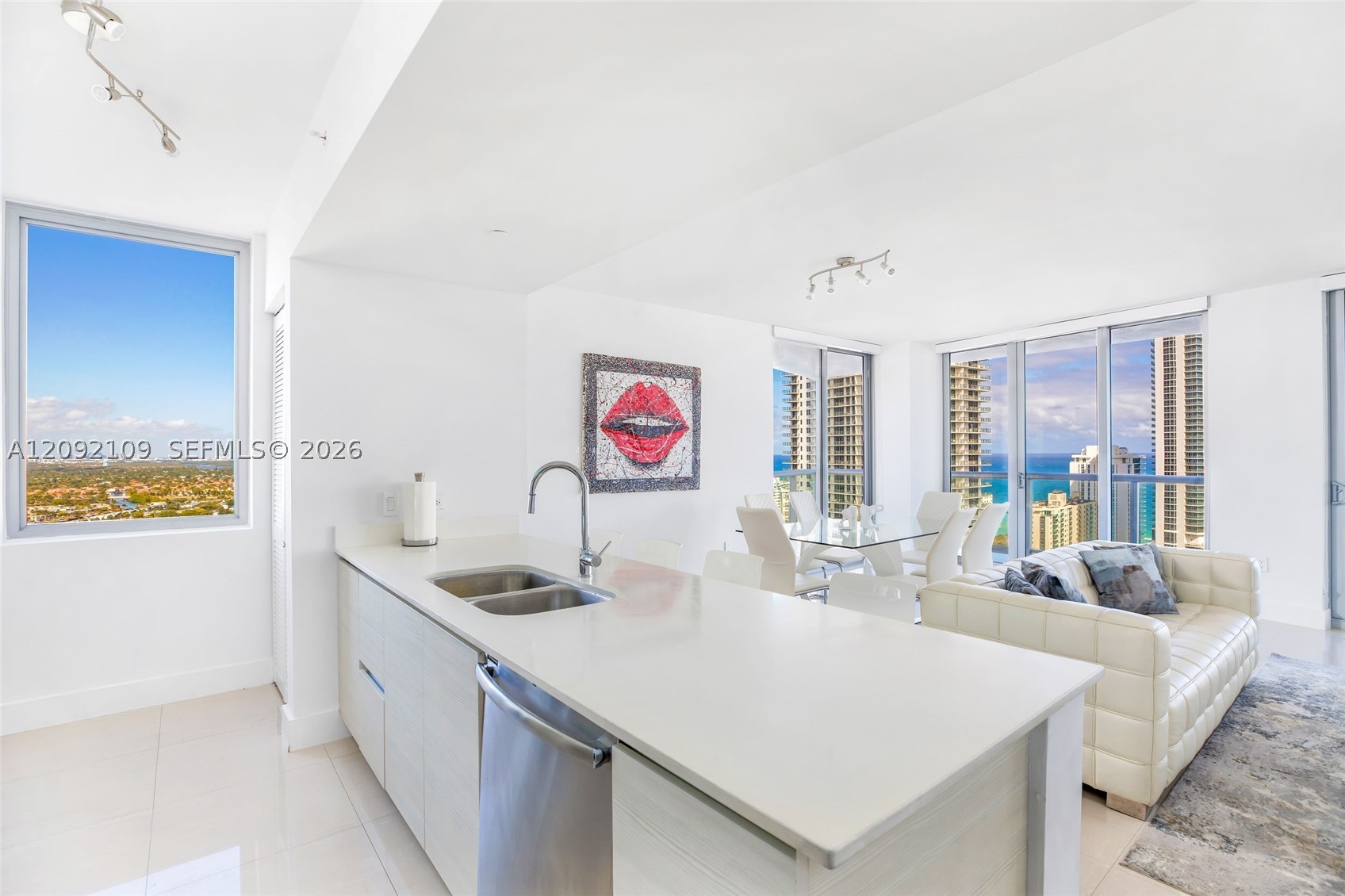 image Beachwalk Condominium10