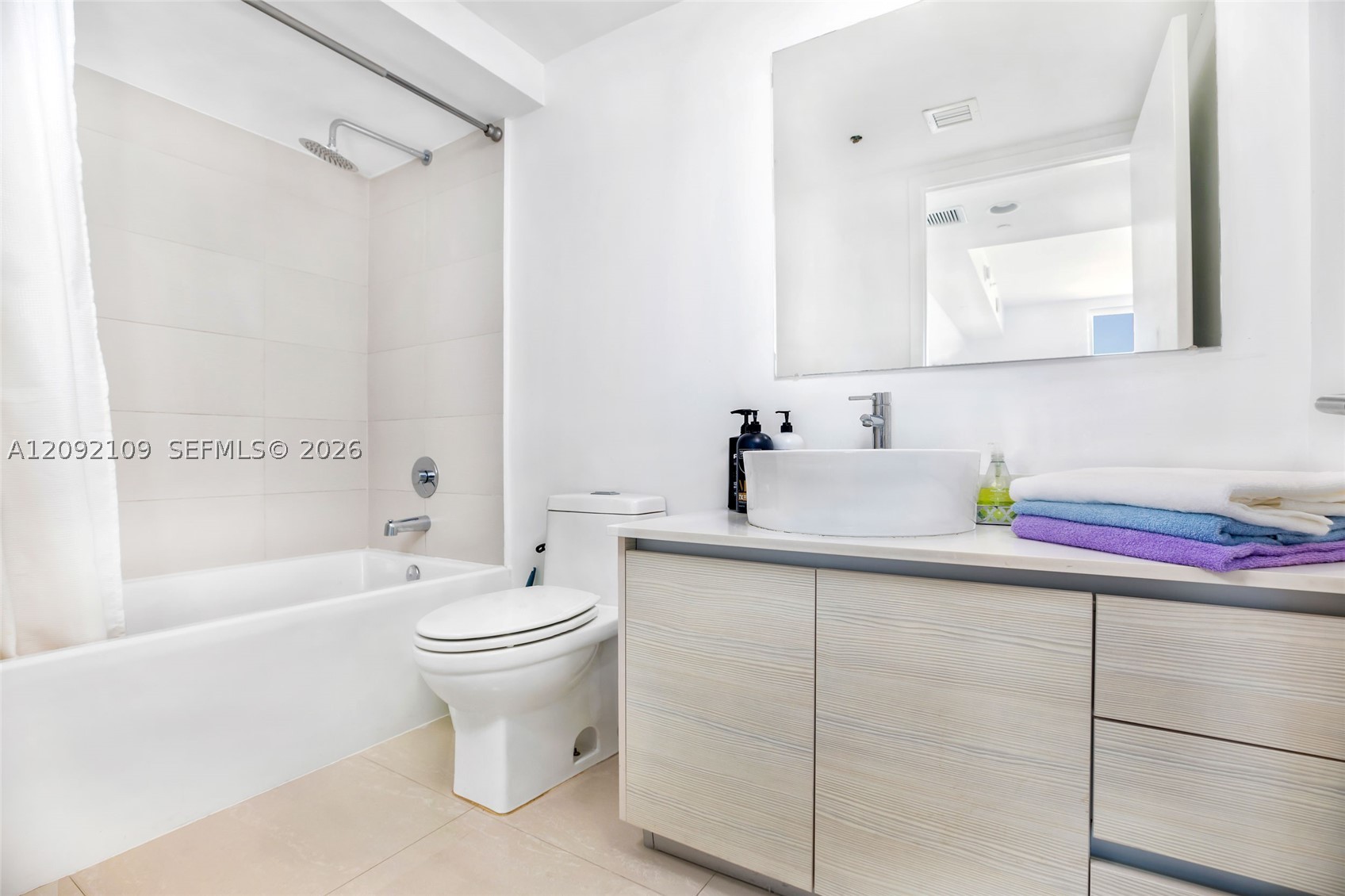 image Beachwalk Condominium21