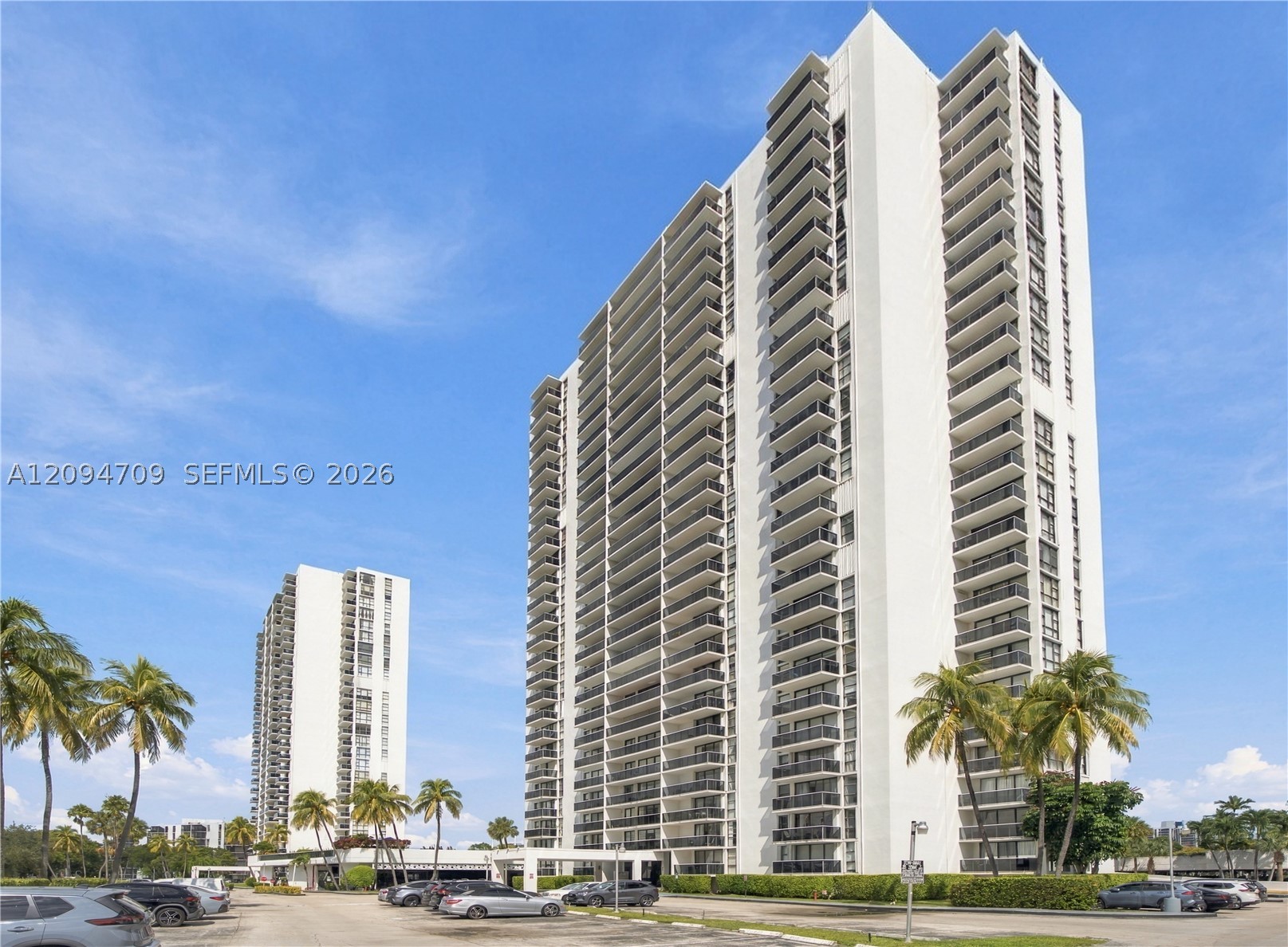 3675 N Country Clb Dr #204